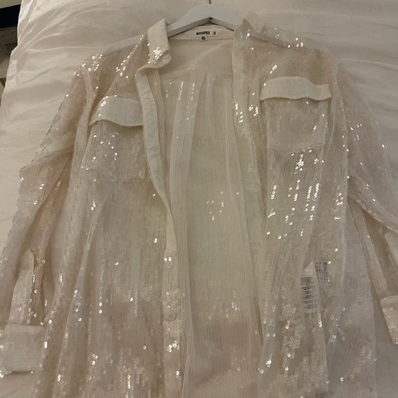 Pretty little thing button up top - Picture 2 of 2